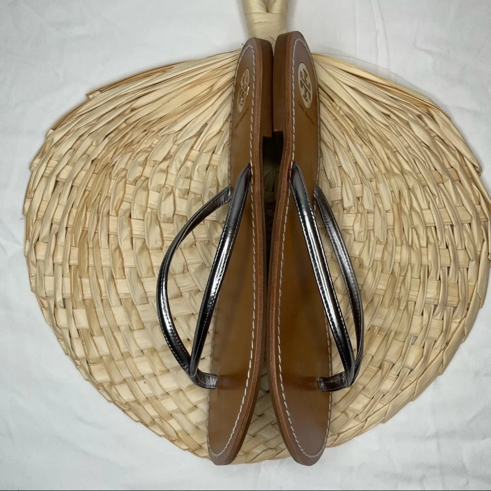 NEW Tory Burch Abitha Flip Flop Sandals 11 Pewter Mirror Metallic Leather Silver - Picture 5 of 10